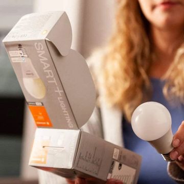 LEDVANCE 9 Watt A60 Wifi Akıllı RGB LED Ampul [WFR E27 FS1 Multicolor]