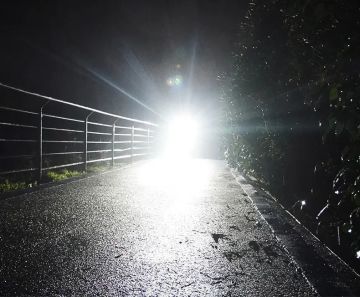 HELIOS HS 5210 5 Watt Şarjlı LED El Feneri - Beyaz Işık (6400K)