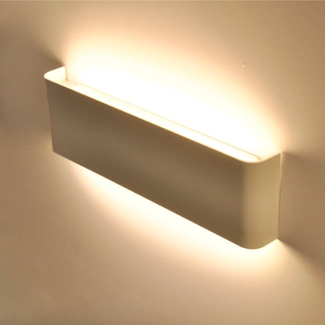 MOLLED MOL8017-B 2x9 Watt Beyaz Çift Yönlü LED Aplik (Metal Gövde)